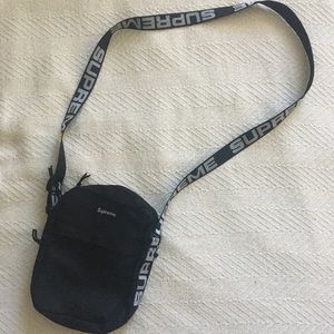 Supreme black shoulder bag
